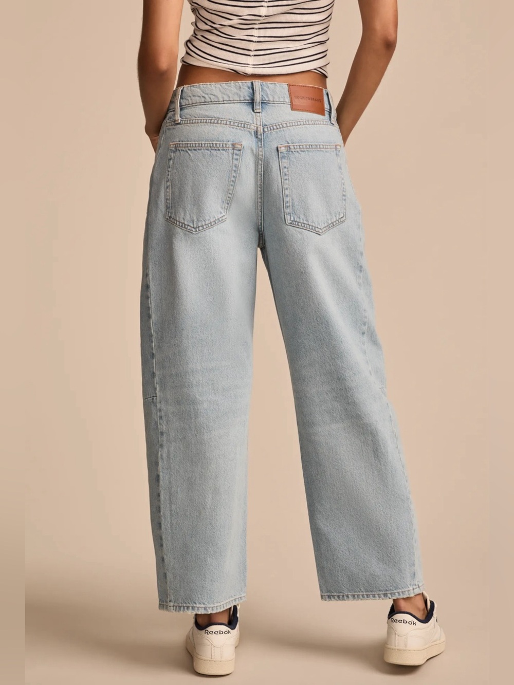 Lucky Brand Distressed High Rise Barrel-Leg Jeans •        Size 10/30 NWT - Picture 5 of 11
